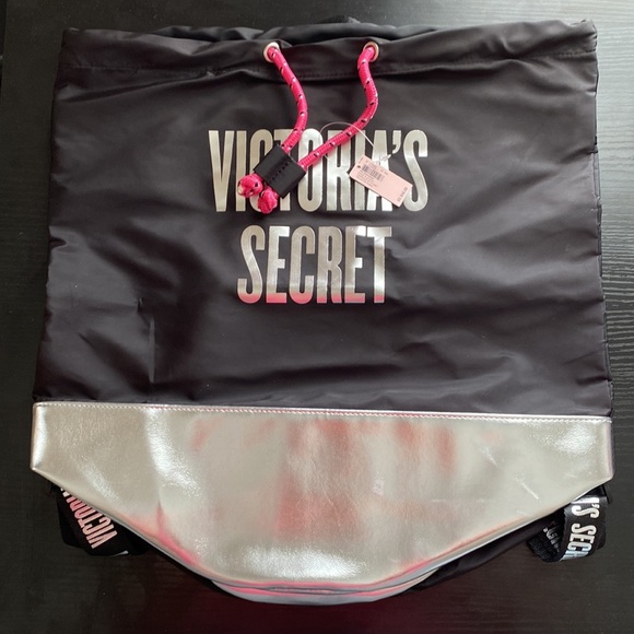 Victoria’s Secret drawstring backpack - brand new - black and silver - Picture 4 of 4